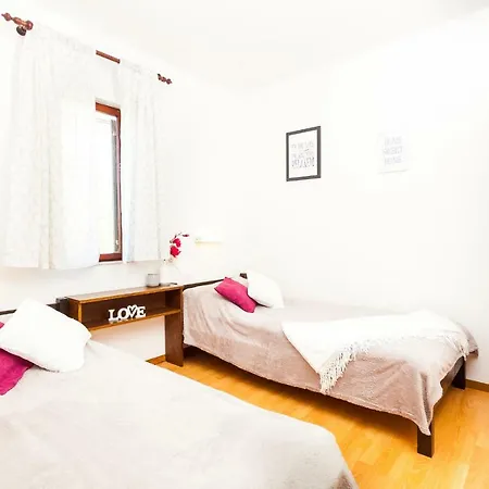 Dajna Apartman *