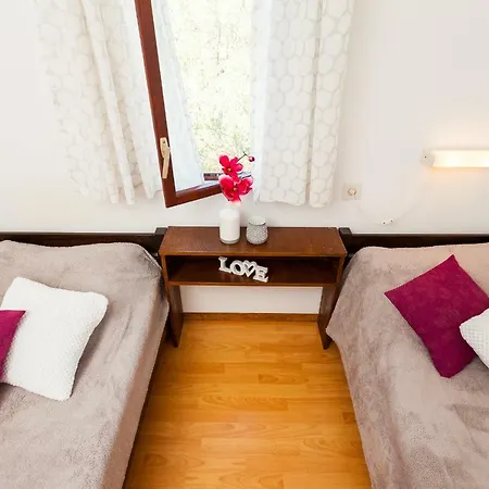 Apartment Dajna *